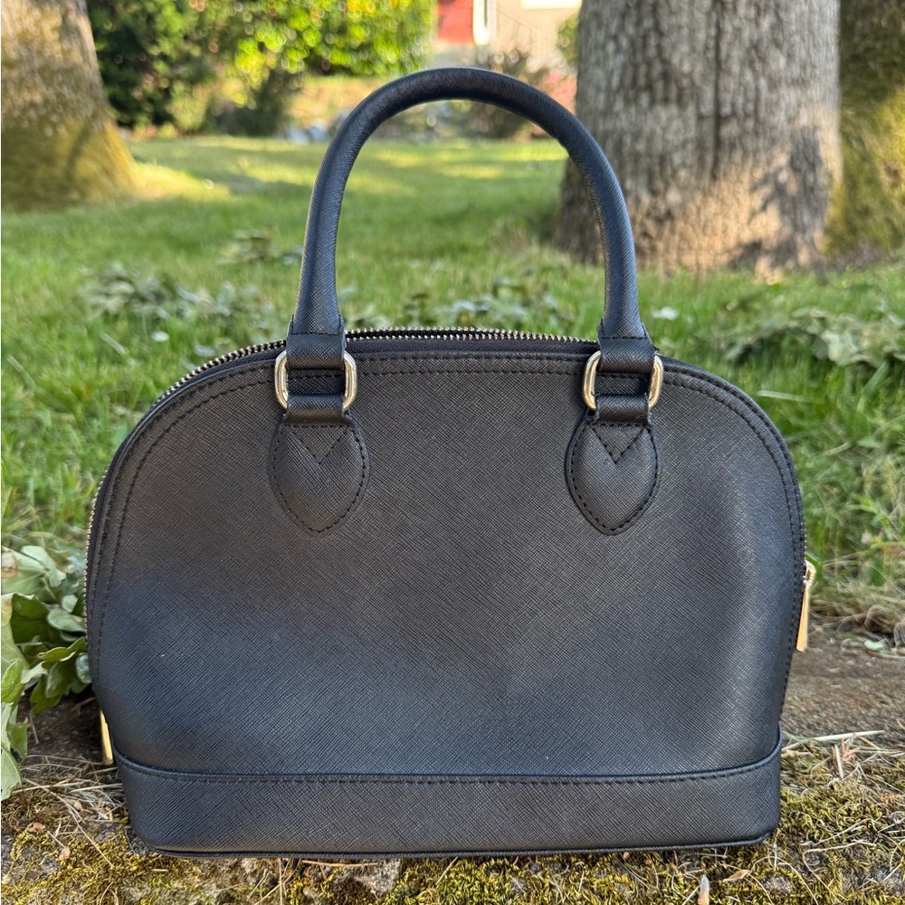 ❗️Any 4 for $100 ❗️Danier Elegant Black Handbag